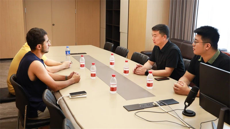 Gnee Customer visit Gnee Customer visit